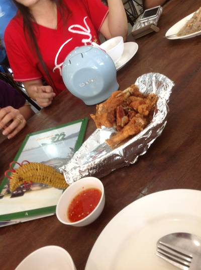 ไก่ทอด ที่ ร้านอาหาร ร้านป้า (เจ้าเก่านาเกลือ) ไก่ทอด ที่ ร้านอาหาร ร้านป้า (เจ้าเก่านาเกลือ)