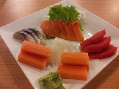 ปลาดิบรวม เรียกน้ำย่อยแบบเบาๆ ที่ ร้านอาหาร Kuroda BBQ Buffet เอกมัย