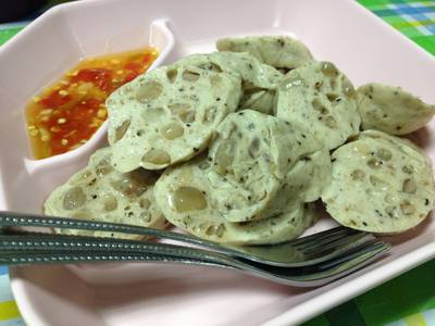 หมูยอ"เอ็นหมู"ลวก ที่ ร้านอาหาร คุณแดงก๋วยจั๊บญวน