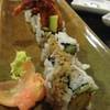 ข้าวห่อปูนิ่ม ที่ ร้านอาหาร Tsunami Sushi Bar