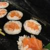 ข้าวห่อปลาแซวมอล ที่ ร้านอาหาร Tsunami Sushi Bar