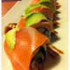 ข้าวปั้นปลาแซลมอนอโวคาโด เรียงรายกันมาลงท้องเลย อิอิ ที่ ร้านอาหาร Fumi Japanese Cuisine สยามพารากอน