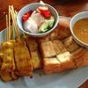 หมูสะเต๊ะ จานนี้ก็ถูกใจผม ที่ ร้านอาหาร ร้านอาหารริมคลองน้ำอ้อม
