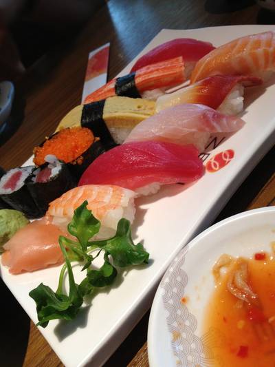ชุดปลาดิบ ที่ ร้านอาหาร Zen Central พระราม 2