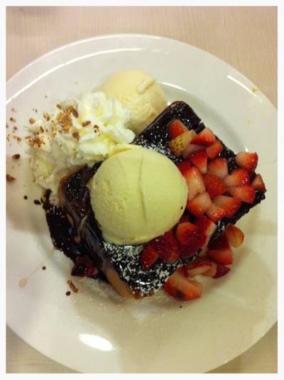 Stawberry & Cream Toast ที่ ร้านอาหาร After You Dessert Cafe J Avenue
