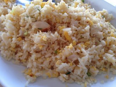 ข้าวผัดปู  ที่ ร้านอาหาร กุ้งเต้น ราชพฤกษ์