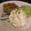 วาฟเฟิลชาเขียว ที่ ร้านอาหาร Marvelous Cream Siam Paragon