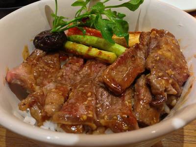 สเต็กเนื้อย่าง ที่ ร้านอาหาร Zen Central ลาดพร้าว