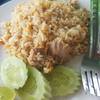 ข้าวผัดหมูม่ายใส่ผักจร้าาา ที่ ร้านอาหาร ผัดไทยชายคลอง