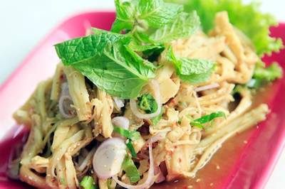 ซุปหน่อไม้ รสเลิศ ที่ ร้านอาหาร “Hai” ส้มตำคอนแวนต์