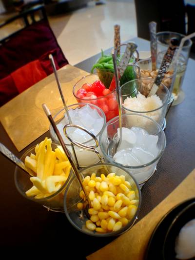 ชม Topping เต็มๆ อีกที ที่ ร้านอาหาร Nara Thai Cuisine Central World