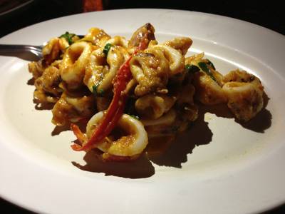 ปลาหมึกผัดไข่เค็ม มาทุกทีไม่เคยพลาดดด ที่ ร้านอาหาร มุมอร่อย นาเกลือ