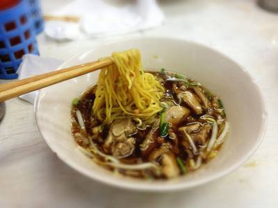 บะหมี่น้ำเป็ดไม่ใน ที่ ร้านอาหาร เซี๊ยะ ก๋วยเตี๋ยวเป็ด