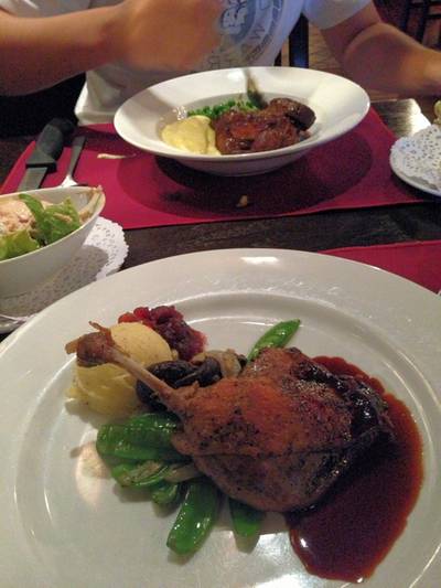 ร้านอาหาร Neil's Tavern Restaurant (Steak House) ร่วมฤดี ร้านอาหาร Neil's Tavern Restaurant (Steak House) ร่วมฤดี
