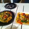 ปูผัดผงกระหรี่ กับ ปลาหมึกผัดไข่เค็ม ที่ ร้านอาหาร Tree@sea รวยเรือนแพ ฉะเชิงเทรา