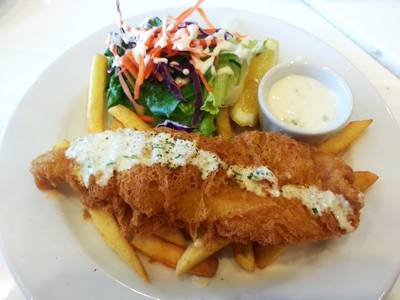 Manhattan Fish 'n chip - dory(light) 99 บาท  น้ำสลัดหวาน เฉยๆ ที่ ร้านอาหาร The Manhattan Fish Market Terminal 21