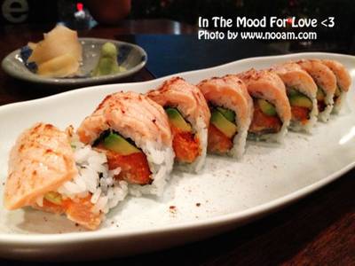 very salmon ลองทานแล้วติดใจมากๆ ที่ ร้านอาหาร In the Mood for Love: Sushi Bar & Bistro