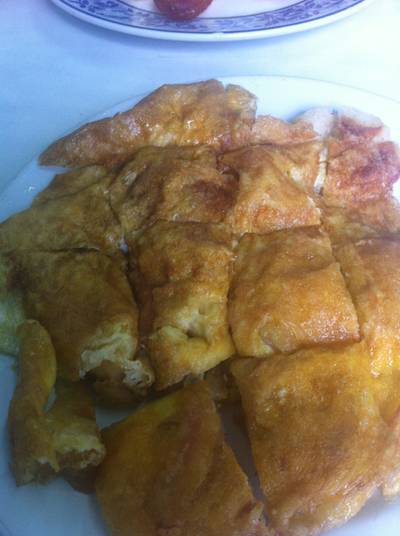 ขนมปังชุบไข่ทอด ที่ ร้านอาหาร ออน ล๊อก หยุ่น