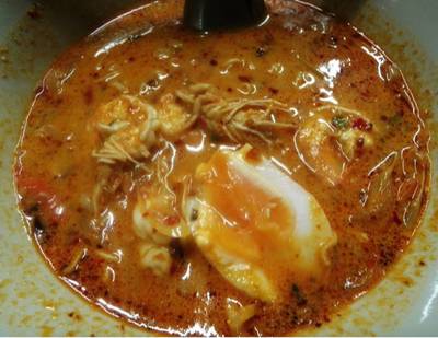 มาม่าต้มยํากุ้ง ที่ ร้านอาหาร ตี๋เย็นตาโฟรสเด็ด (ประตูผี)