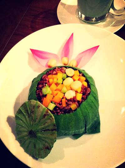 ข้าวอบใบบัว ที่ ร้านอาหาร Hum...