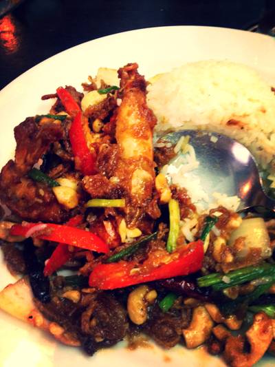 กุ้งแม่น้ำทอดราดซอสมะขาม ที่ ร้านอาหาร Nesthome