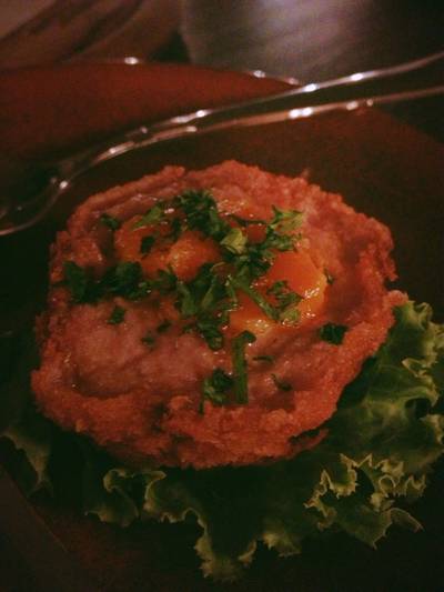 ไข่มังกร ที่ ร้านอาหาร Too Fast To Sleep