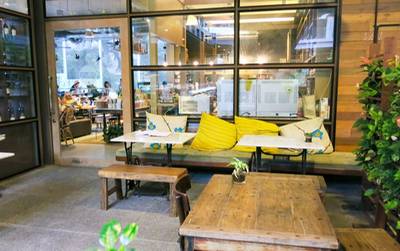ร้านอาหาร Roast Coffee & Eatery