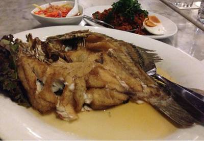 ร้านอาหาร ครัวดอกไม้ขาว