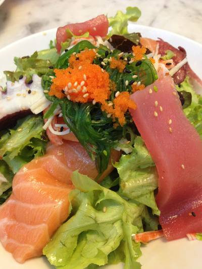 สลัดโตเกียว ที่ ร้านอาหาร On the table tokyo café Central World สลัดโตเกียว ที่ ร้านอาหาร On the table tokyo café Central World
