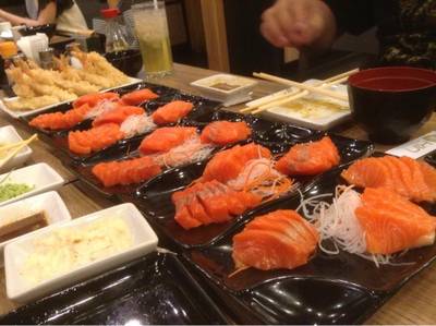 แซลมอนซาซิมา ที่ ร้านอาหาร KIN RAMEN อเวนิว รัชโยธิน