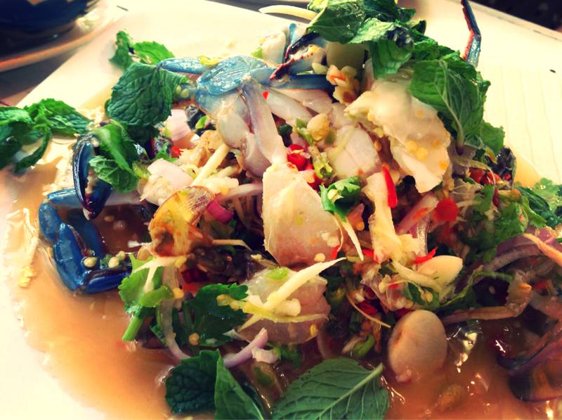 ยำปูเย็น !!  ที่ ร้านอาหาร จานโปรด