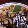 Chocolate & Banana Waffle ที่ ร้านอาหาร On the table tokyo café Central World