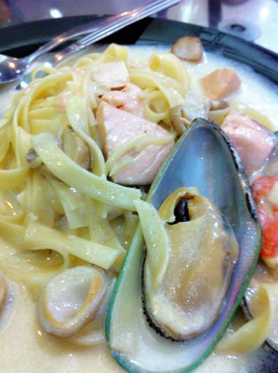 เฟตตูชินีซีฟู๊ด ที่ ร้านอาหาร ร้านอาหารอิตาลี เชฟไกร