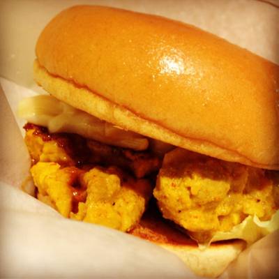 Mustard Chicken Burger ที่ ร้านอาหาร Mos Burger Siam Paragon