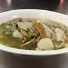เล็กน้ำ ทุกอย่าง  ที่ ร้านอาหาร รุ่งเรือง ก๋วยเตี๋ยวหมู