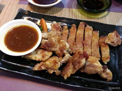 เทปันไก่ หมู ที่ ร้านอาหาร FUMi Japanese Cuisine The Mall Bangkapi เทปันไก่ หมู ที่ ร้านอาหาร FUMi Japanese Cuisine The Mall Bangkapi