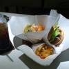 เบอร์เกอร์ไก เบอร์เกอร์ปลา ที่ ร้านอาหาร Mos Burger Terminal 21