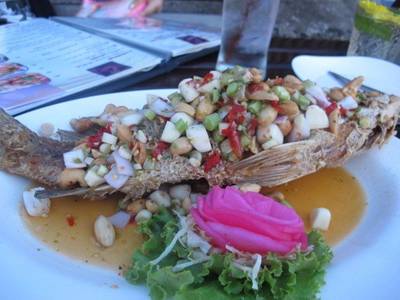 ร้านอาหาร ริมผา ลาภิน