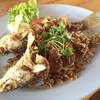 ปลากระบอกทอดกระเทียม ที่ ร้านอาหาร จุดชมวิวทะเลกรุงเทพฯ