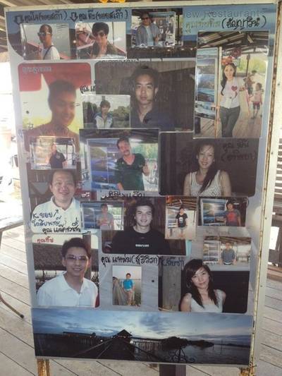 มีดาราเคยแวะมาอยู่บ้าง (บอร์ดอยู่ที่ท่าเรือ) ที่ ร้านอาหาร จุดชมวิวทะเลกรุงเทพฯ