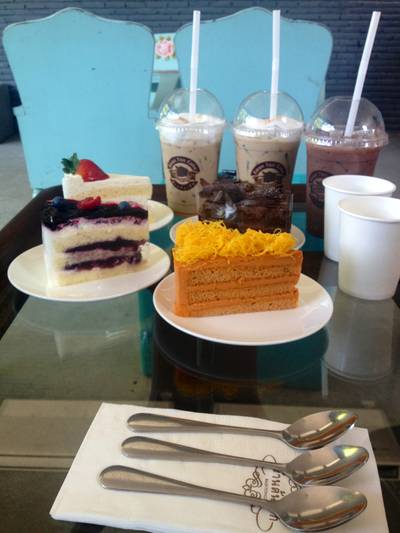 จัดเต็มนิสนุงค่ะ ที่ ร้านอาหาร บ้านต้นเค้ก