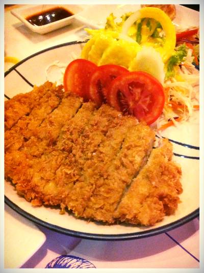 ทงคัตสึ กรอบนอกนุ่มใน ที่ ร้านอาหาร Kobe Steakhouse เพชรบุรี ทงคัตสึ กรอบนอกนุ่มใน ที่ ร้านอาหาร Kobe Steakhouse เพชรบุรี