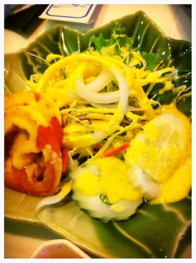 สลัดผักแถมมาในชุดกลมกล่อมใช้ได้ครับ ที่ ร้านอาหาร Kobe Steakhouse เพชรบุรี สลัดผักแถมมาในชุดกลมกล่อมใช้ได้ครับ ที่ ร้านอาหาร Kobe Steakhouse เพชรบุรี