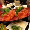 Salmon Sashimi ที่ ร้านอาหาร โตไก ยาคินิคุ ประสานมิตร พลาซ่า