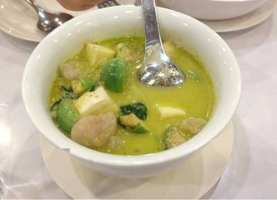 แกงเขียวหวานลูกชิ้นปลากราย ที่ ร้านอาหาร ครัวอัปษร สาขา 2 (เสาชิงช้า)
