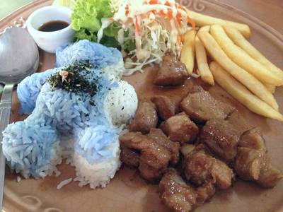ข้าวหมูสเต็กญี่ปุ่น ที่ ร้านอาหาร ร้านก๋วยเตี๋ยวลีลา