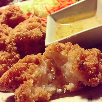 ทอดมันกุ้งร้านนี้ เทพมาก กุ้งเด้งดึ๋งดั๋ง ที่ ร้านอาหาร บ้านท้ายซอย