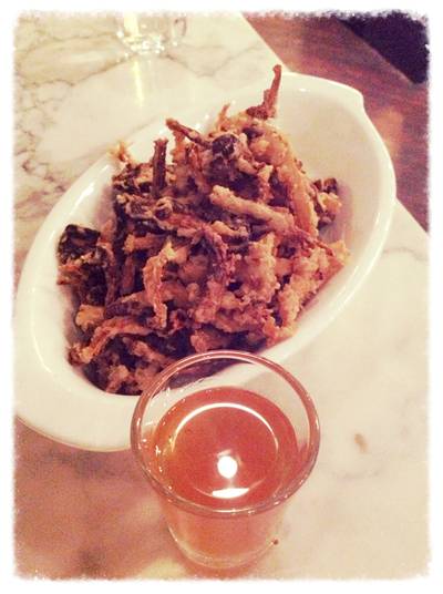 เห็ดทอด ที่ ร้านอาหาร Checkmate Bar & Bistro เห็ดทอด ที่ ร้านอาหาร Checkmate Bar & Bistro