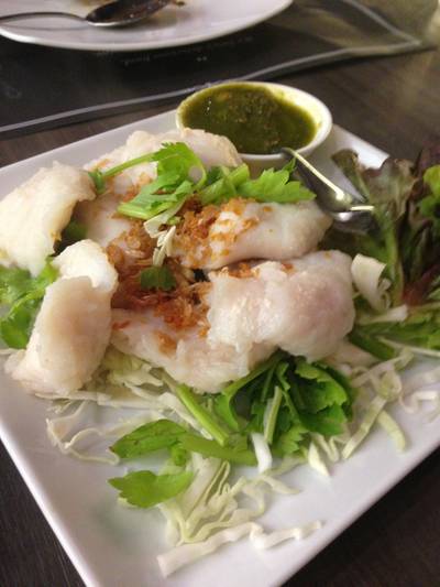 ปลาลวกจิ้ม ที่ ร้านอาหาร Midtown