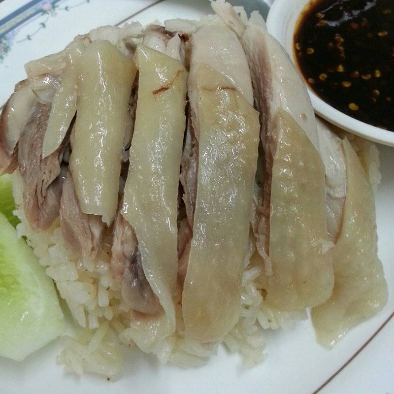 ข้าวมันไก่ 40.- ที่ ร้านอาหาร ข้าวมันไก่เบตง ( แท้ๆ )